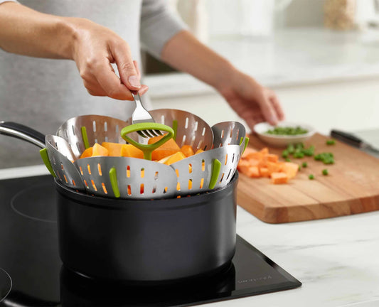 Panier vapeur pliable en inox Bloom™ - Joseph Joseph