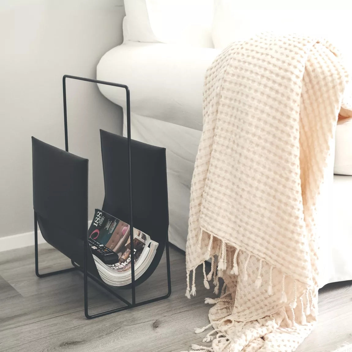Porte-Revues Espoo en Cuir (Brun ou Noir) - Everyday Design