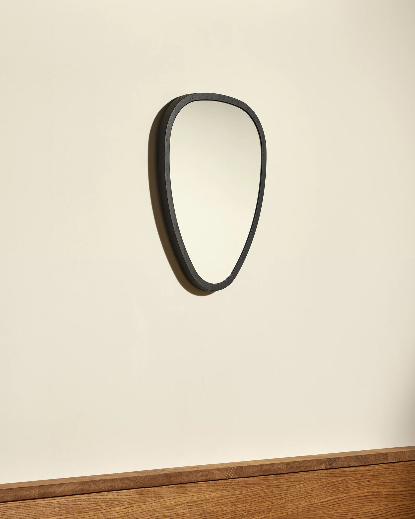 Miroir Ovo en Chêne Noir 50x38 cm - Maison Sarah Lavoine