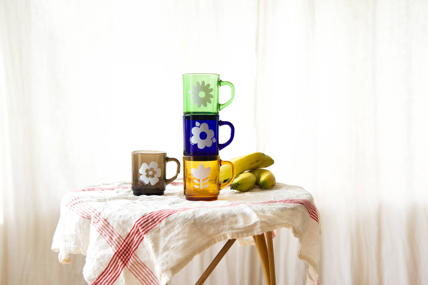 Set de 4 Mugs en Verre Rétros Gris Fumé Fleurs - Duralex