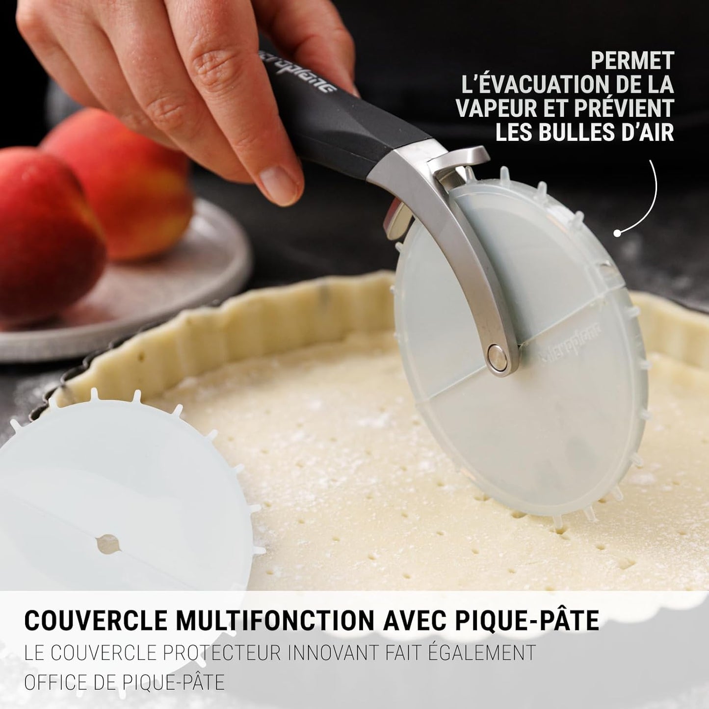 Roulette à Pizza avec Dough Docker Pique-Pâte - Microplane
