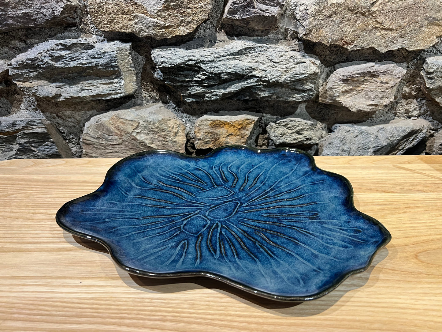 Plat de Service Algas en Céramique Bleu Abysse - Gresnovo