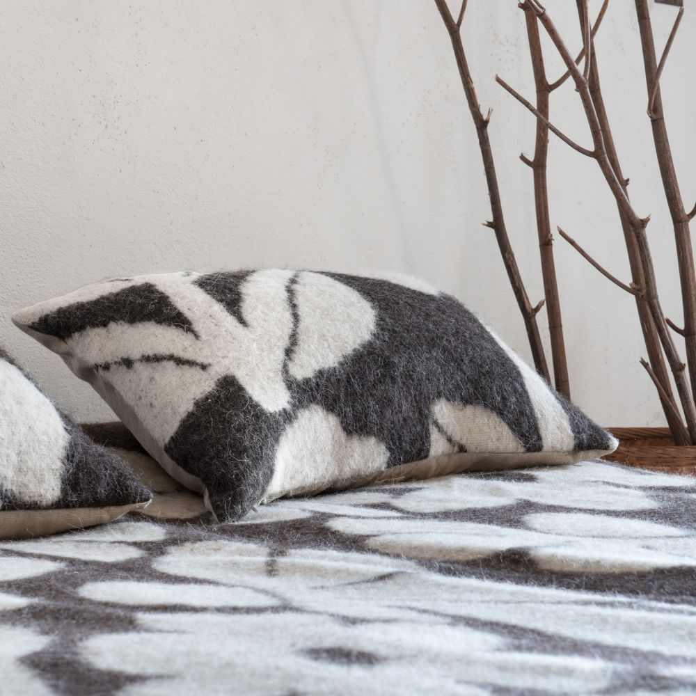Coussin Mimo Fleuris en Laine & Lin 40x60 cm - Bedandphilosophy