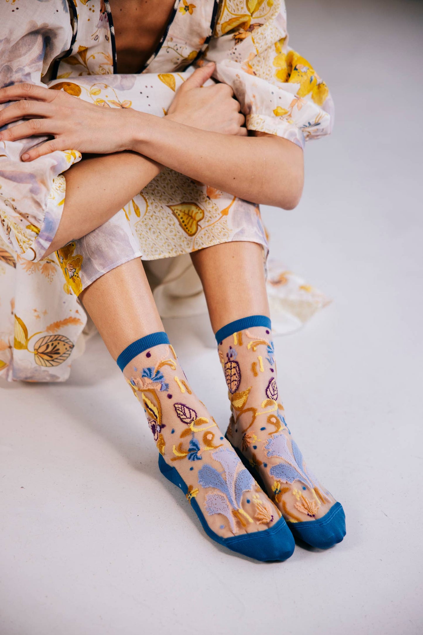 Chaussettes Transparentes à Fleurs Floralia Bleue - Atelier St Eustache