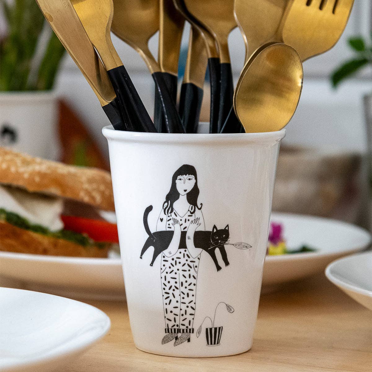 Tasse en Porcelaine avec Illustration Chat Noir - Helen B