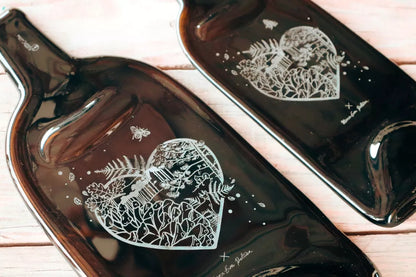 Planche de Présentation Bouteille Vin Upcyclé Coeur - Plates & Culottées