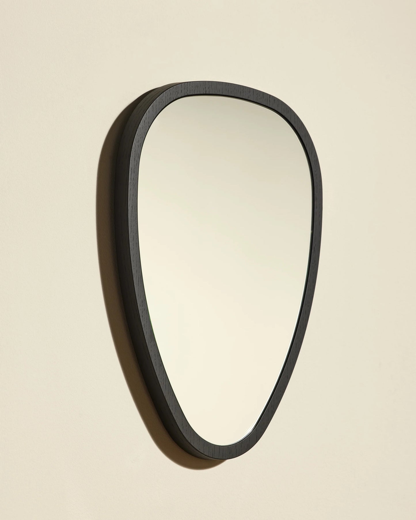 Miroir Ovo en Chêne Noir 50x38 cm - Maison Sarah Lavoine