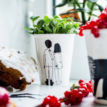 Tasse en Porcelaine avec Illustration "Couple Nu" - Helen B