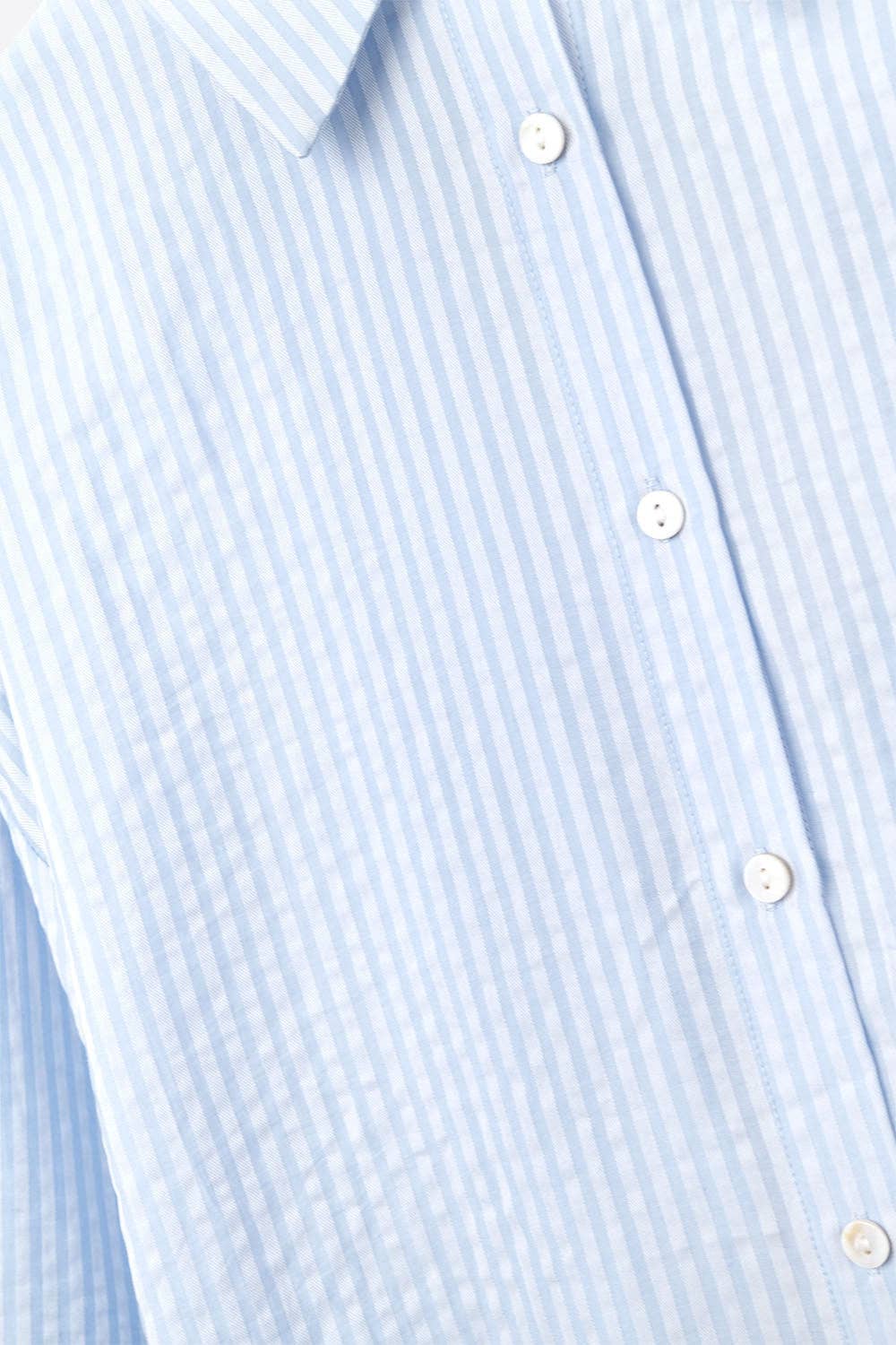 Chemise bleu bébé surdimensionnée avec nœud dans le dos