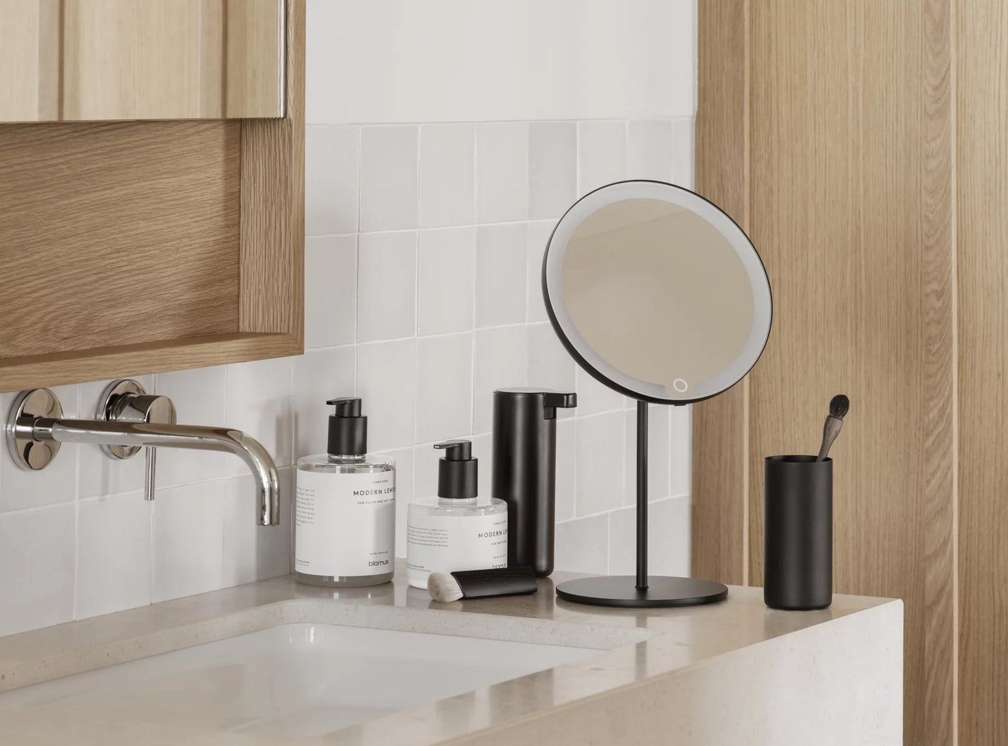 Miroir à Pied Cosmétique LED Modo - Blomus