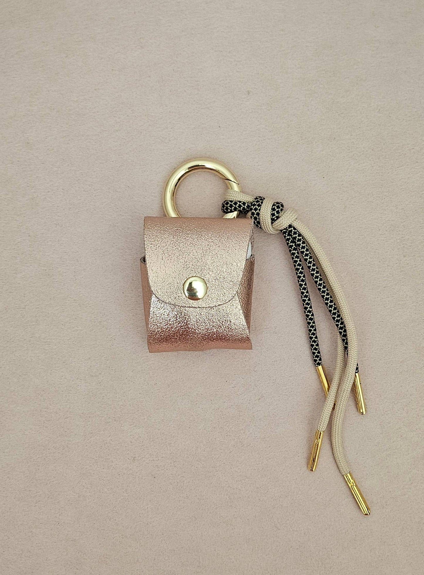 Étuis Porte-Écouteurs en Cuir Effet Métalique, Bijoux de Sac
