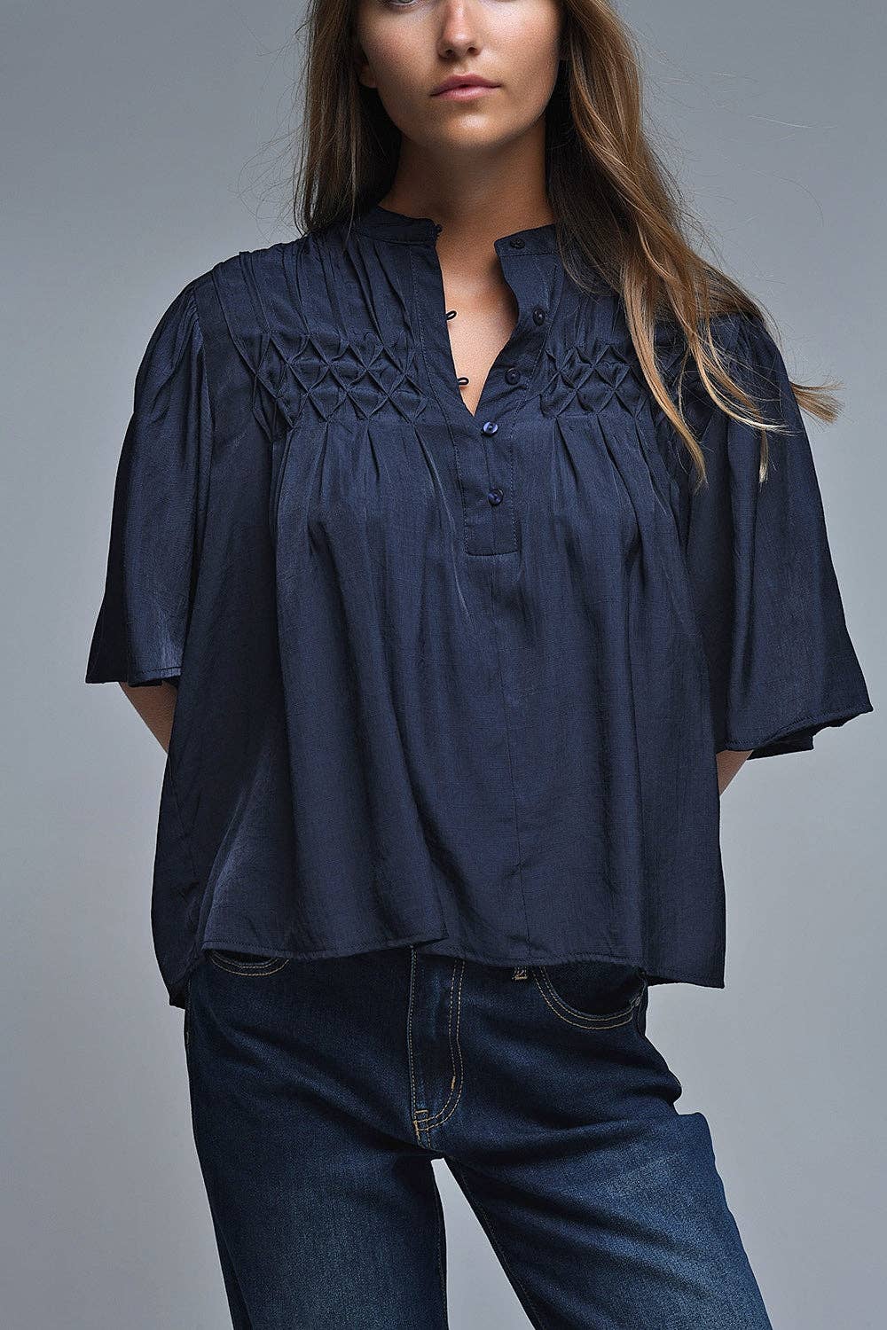 Blouse bohème bleu marine décontractée avec détails brodés