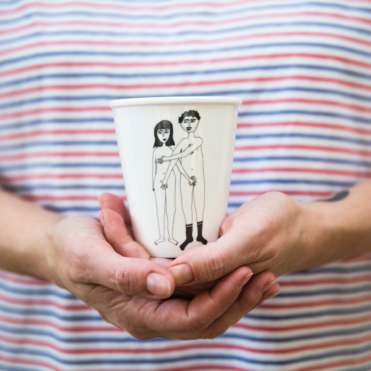 Tasse en Porcelaine avec Illustration "Couple Nu" - Helen B