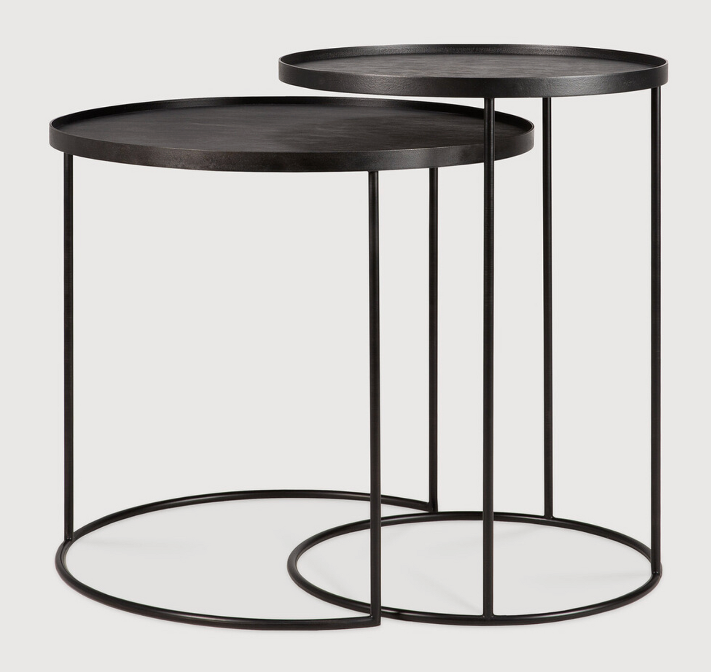 Set de 2 Tables d'Appoint à Plateau en Bois Noir - Ethnicraft