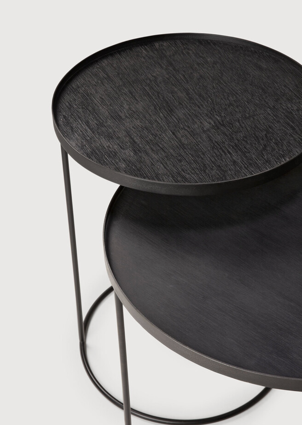 Set de 2 Tables d'Appoint à Plateau en Bois Noir - Ethnicraft