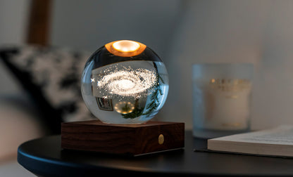 Lampe en Cristal Gravé avec Socle en Noyer - Gingko