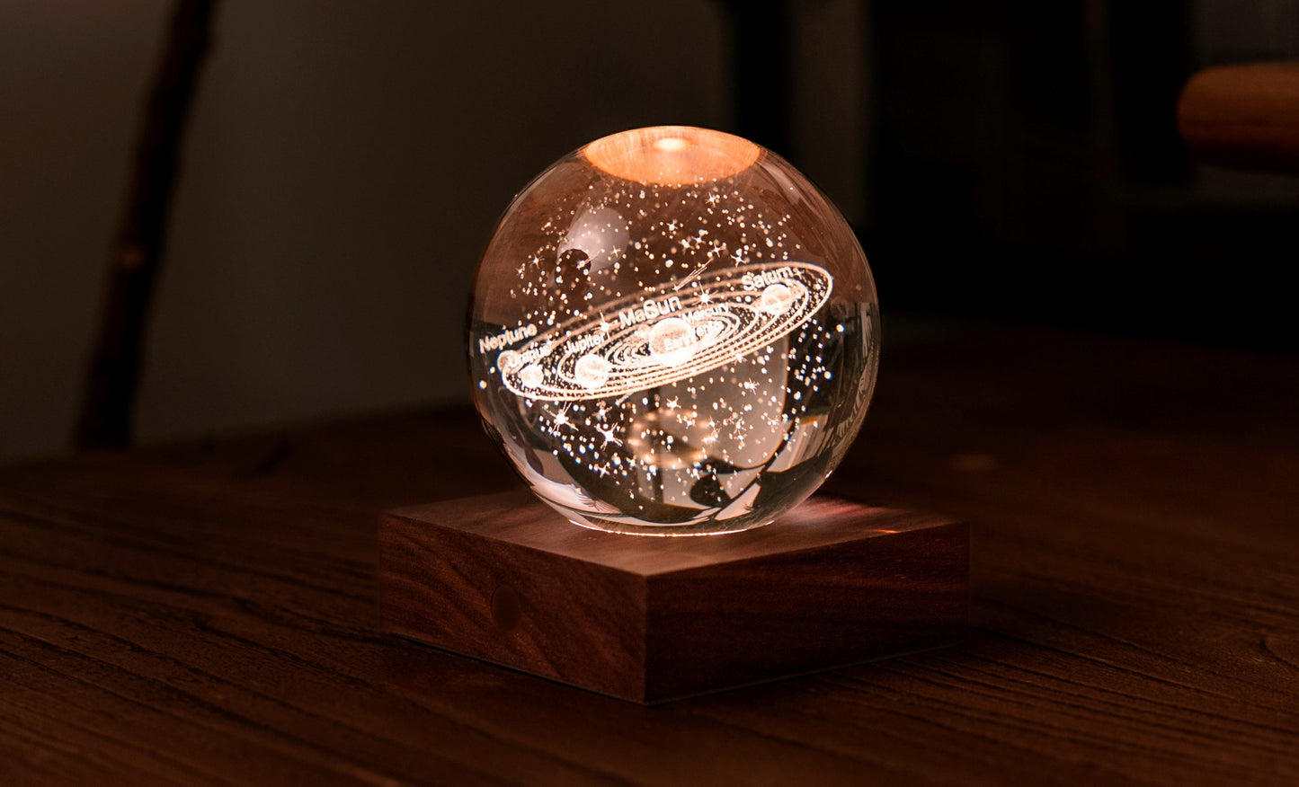Lampe en Cristal Gravé avec Socle en Noyer - Gingko