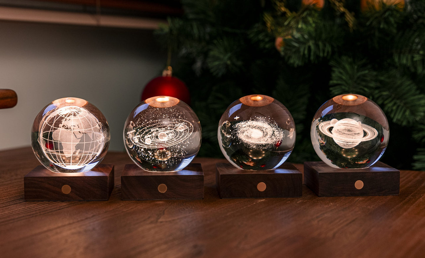 Lampe en Cristal Gravé avec Socle en Noyer - Gingko