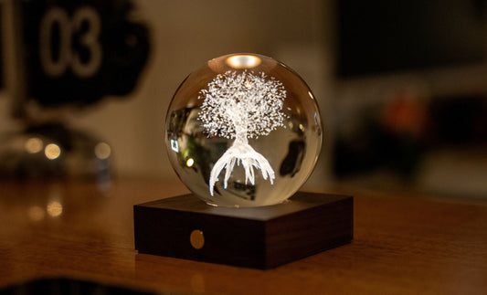 Lampe en Cristal Gravé avec Socle en Noyer - Gingko