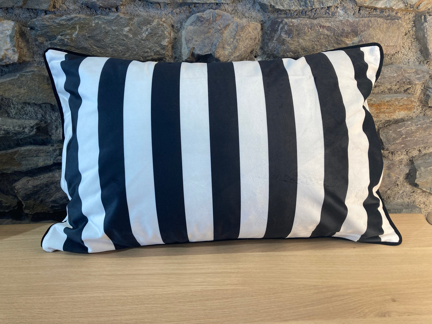 Housse de Coussin à Rayures Blanches/Noires - Podevache