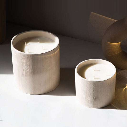 Bougie en Céramique Blanche Strié Senteur Corne de Gazelle - Côté Bougie