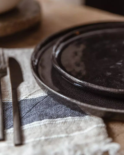 Set de 5 Assiettes Plates en Porcelaine Noire D.28 cm - Pomax