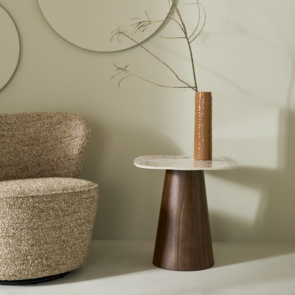 Bout de Canapé Alessandra en Céramique & Bois H.58 cm - Signature