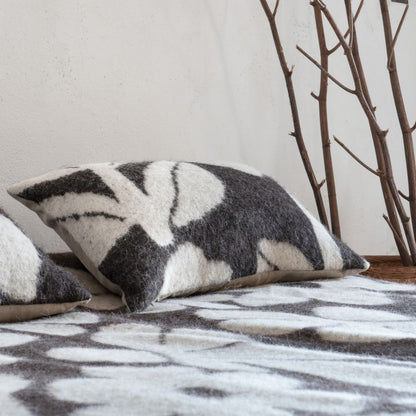 Coussin Mimo Fleuris en Laine & Lin 40x60 cm - Bedandphilosophy