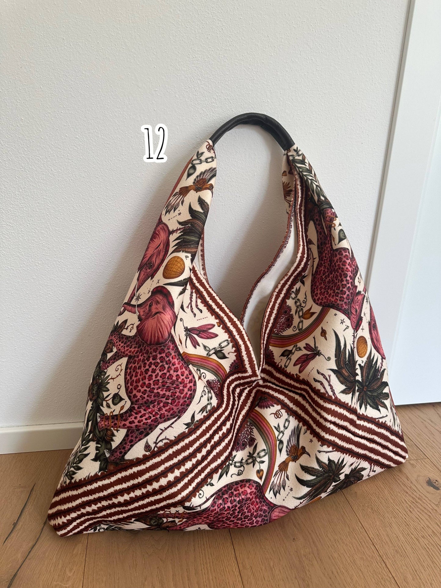 Sac Foulard Large avec Poignée en Cuir Véritable Motifs Félins - Une Autre Maison