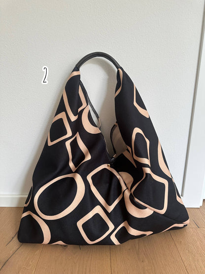 Sac Foulard Large avec Poignée en Cuir Véritable Motifs Félins - Une Autre Maison