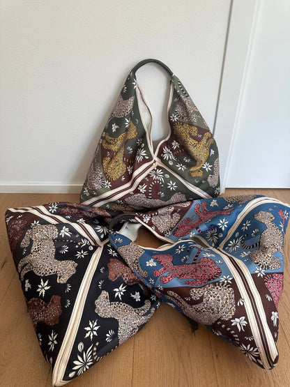 Sac Foulard Large avec Poignée en Cuir Véritable Motifs Félins - Une Autre Maison