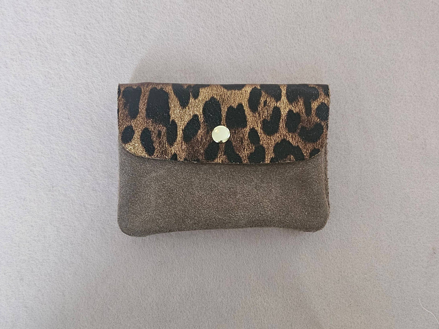 Porte Monnaie en Cuir de Vachette Motifs Léopard 1 x 2 x 8 cm