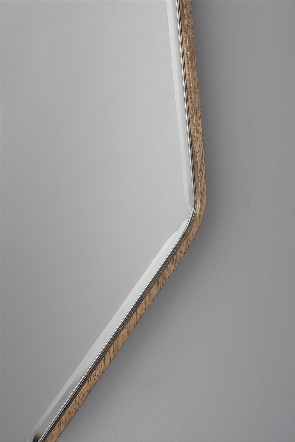 Miroir Asymétrique en Bois d'Hévéa - Dutchbone