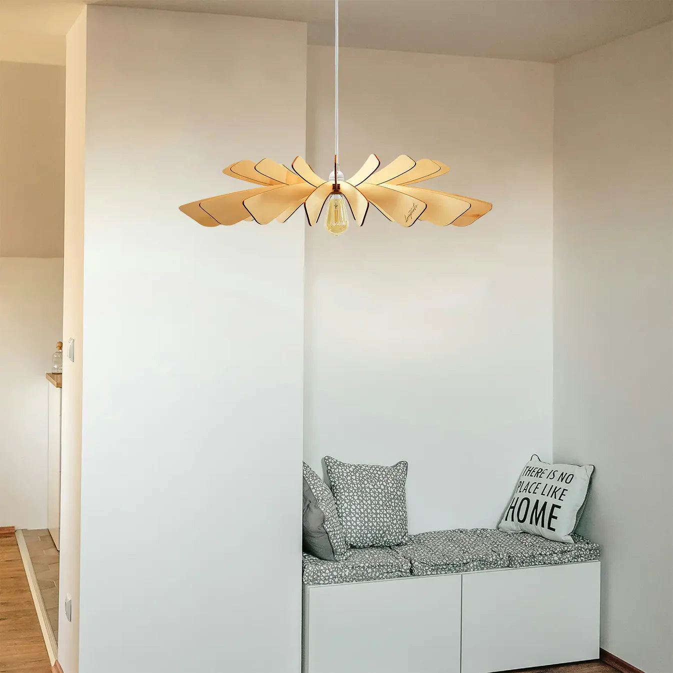 Suspension Aurora en Bois Câble Ajustable avec Ampoule - Atelier Loupiote